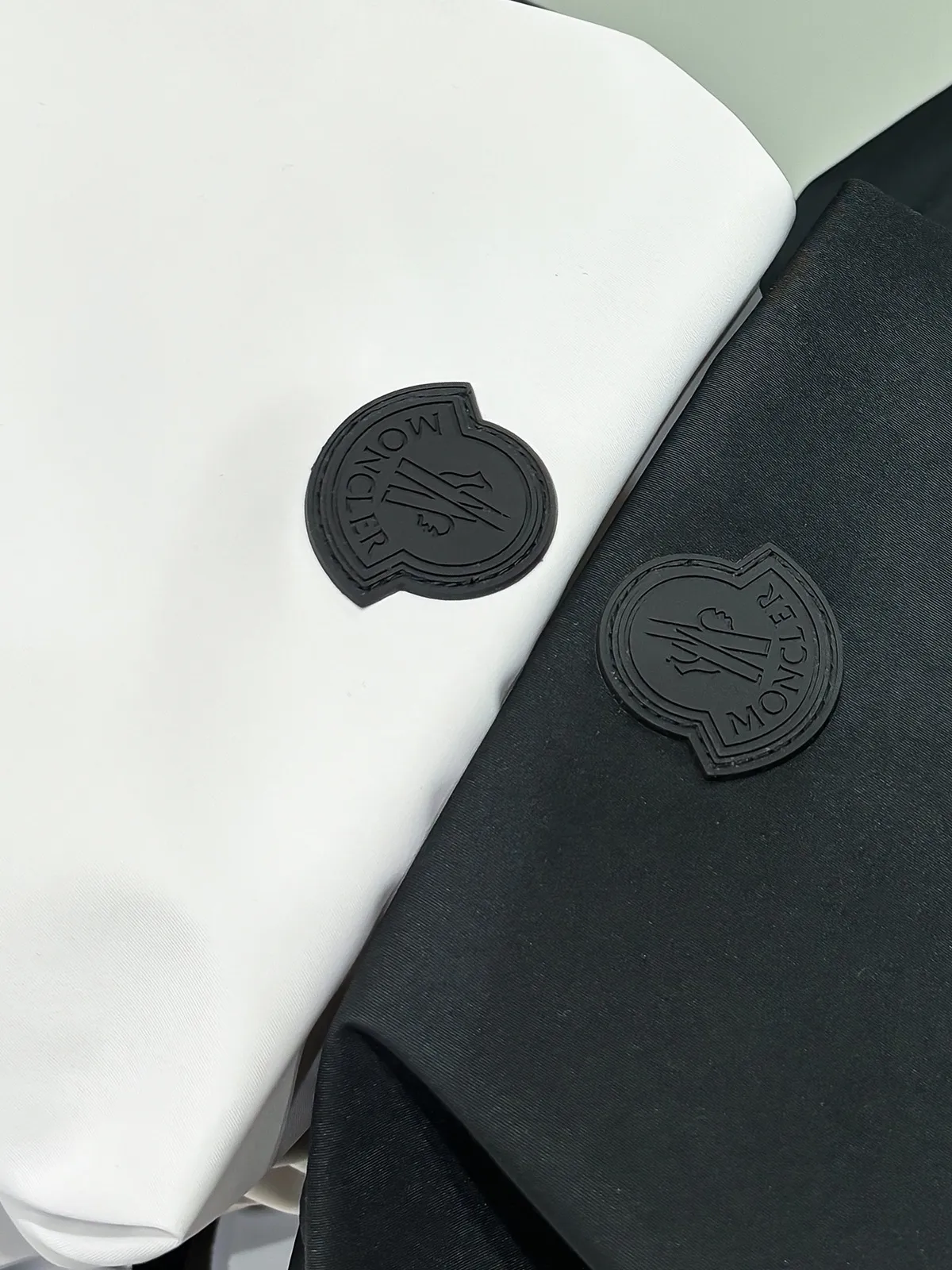MON 26 ，Polset 90 ， 。 ， 。 ， ， ， ， ， ， Cream White Black Size：1 2 3 4 5597Size ： 1 : 118cm- 50cm- 67cm- 62 2 : 122cm- 52cm- 69cm- 63 3 : 126cm- 54cm- 71cm- 64 4 : 130cm- 56cm- 73cm- 65